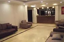 酒店 Ado 3*